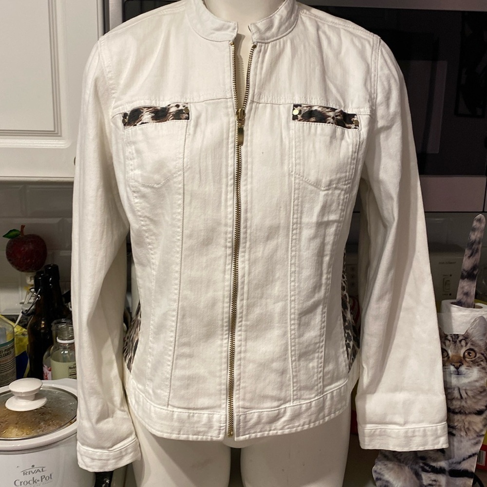 D Chicos white long sleeve zipper regular size denim jacket 2